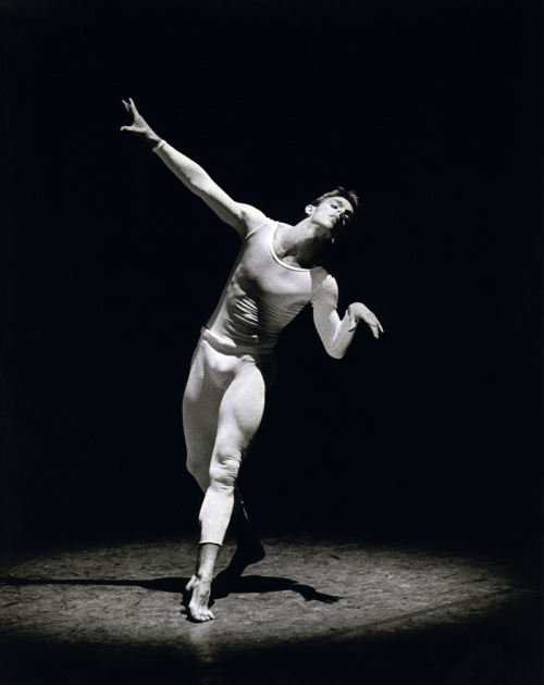 exguyparis:Peter Frame - Paul Taylor solo in Balanchine’s...