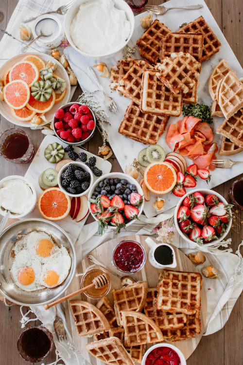 theladydefers:sweetoothgirl:Sweet & Savory Waffle...