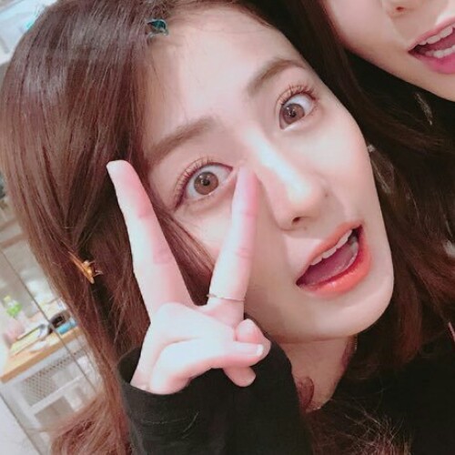 huh yunjin icons | Tumblr