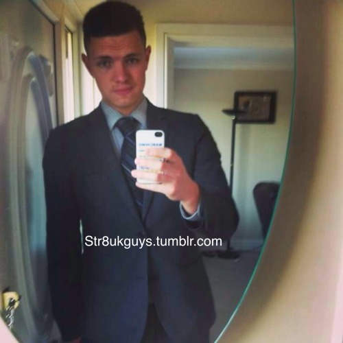 str8ukguys:Josh, 20, Leeds, UK Anyone wanna see more of...