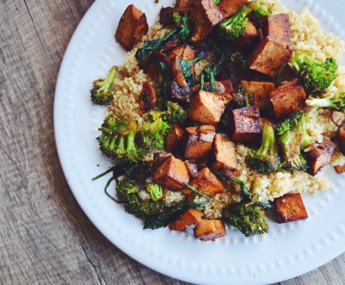 vibing-vegan:Tofu, quinoa, broccoli, and spinach.Instagram:...