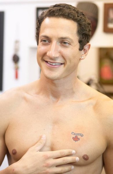 Sasha Roiz languages