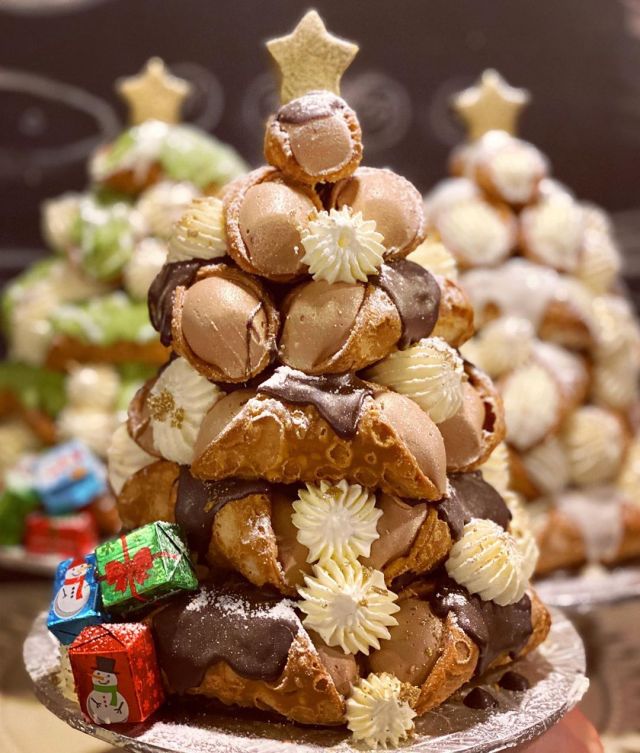 Cannoli Tree with you this Christmas 🎄 ️...