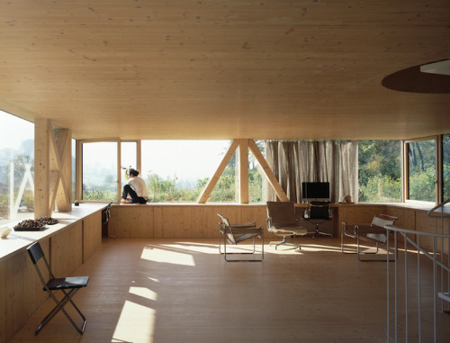 digitalramen:Pascal Flammer designed this Swiss house with...