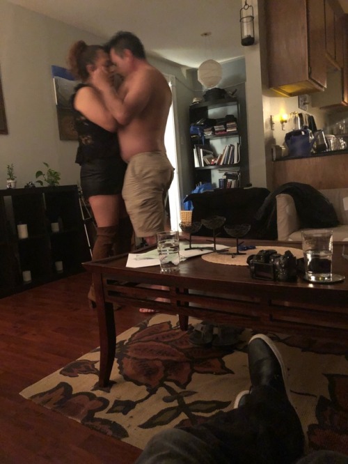 jzhotwife81:Love to see this guy fuck and wife and cream pie