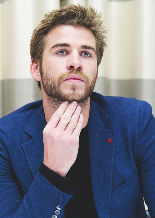 liam hemsworth.  - Página 33 Tumblr_odz73myQmq1ssh0p7o1_500