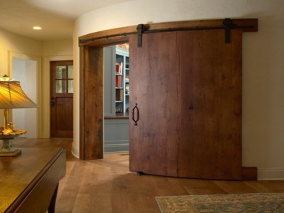 One cool curved door! [1280x960]