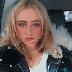 Next photo of Kathryn Newton