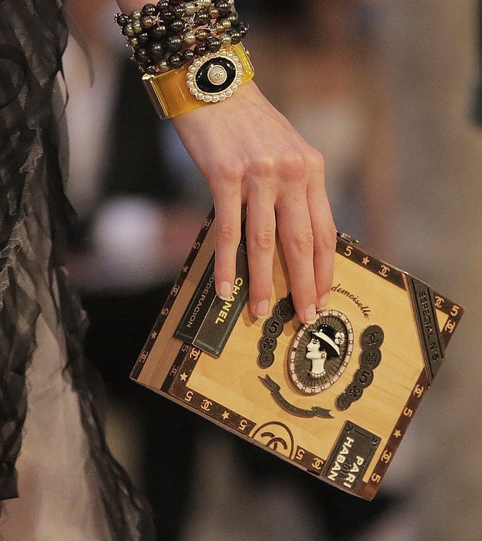 SLFMag - CHANEL clutches bags.