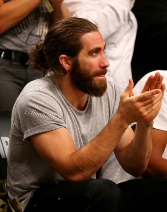 jake gyllenhaal man bun