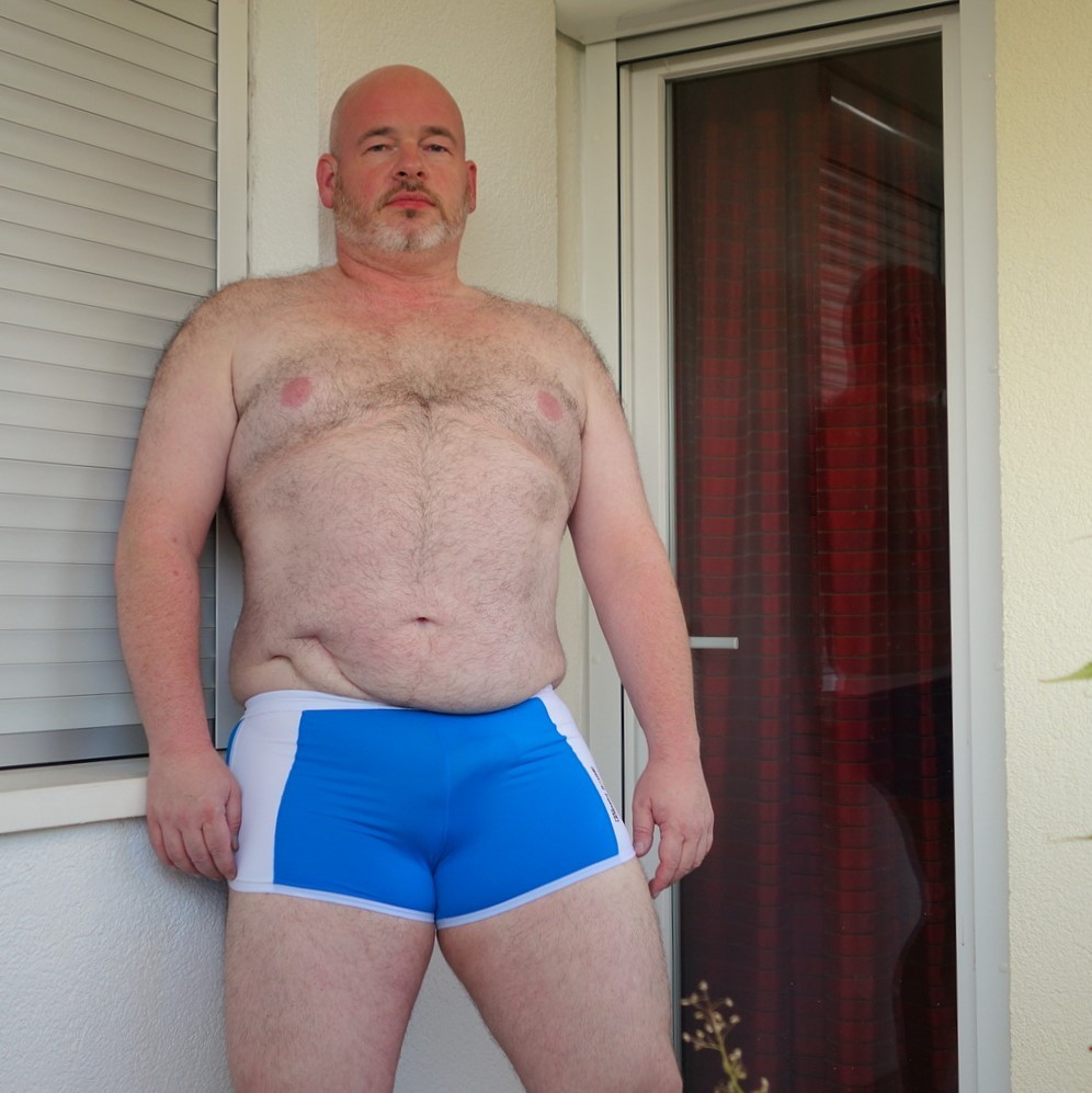 8 notes. no shirt. daddy. underwear. thick legs. daddybear. male naturism. ...