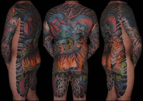 By Bonel, done at Trishula Tattoo, Barcelona.... bonel;huge;dragon;bodysuit;facebook;japanese;twitter;mythology