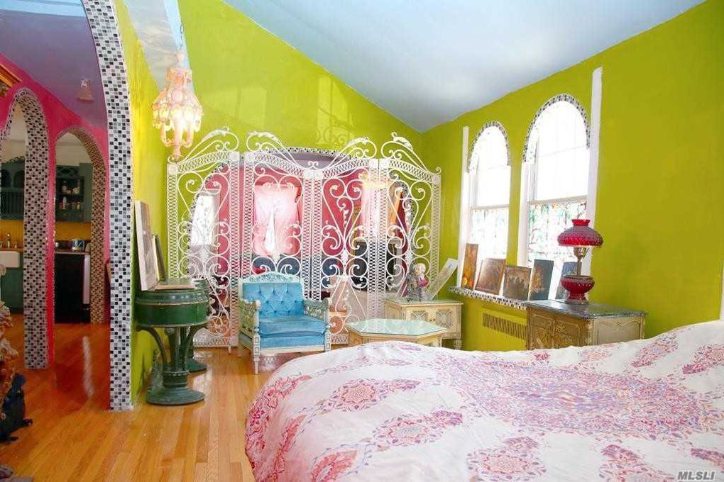 House Hunting Requests Spanish Style Quirky Decor Paint