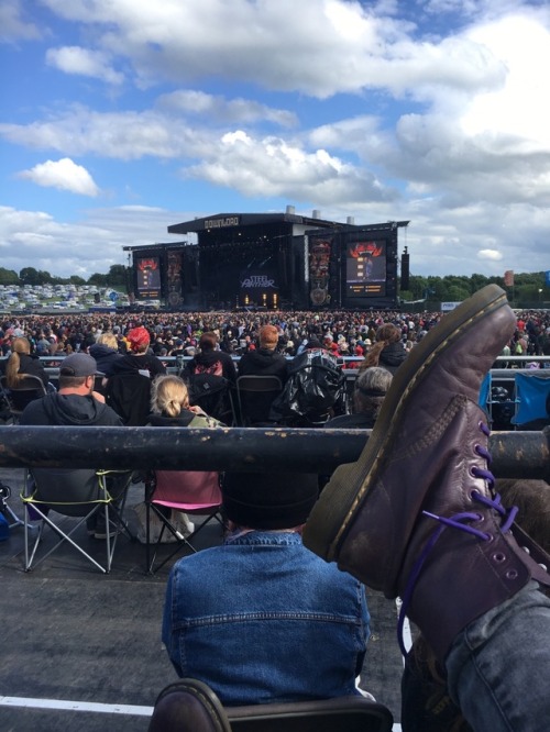 lisa-foot-fetishe:Steel panther feet. Along with a couple of...