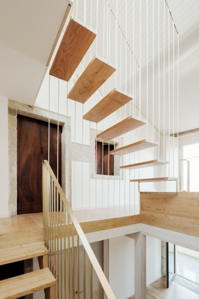 dezeen:<br /><br />This staircase connects all four levels of a renovated Spanish townhouse »