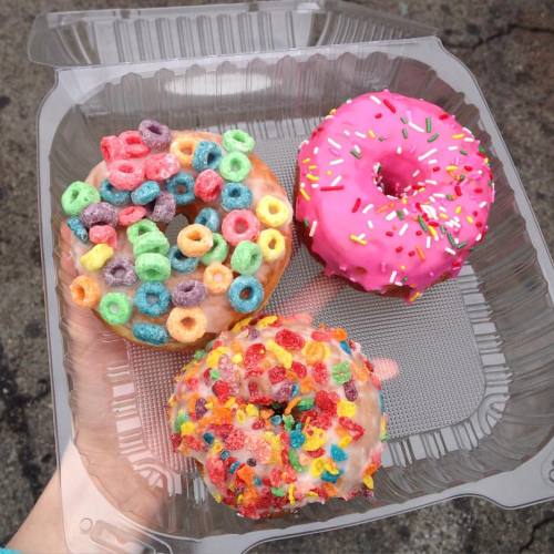 donuts fruit loops rainbow california California donuts la lots Angeles