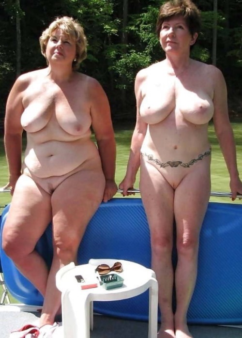 ekmsmac16:Ladies enjoying the sunshine.