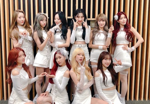 honeyvocal:wjsn_cosmic (1): #WJSN and #Soyou met at #MCOUNTDOWN...