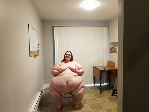 ssbbwcarmincarmello:Hey guys just making some videos no big...