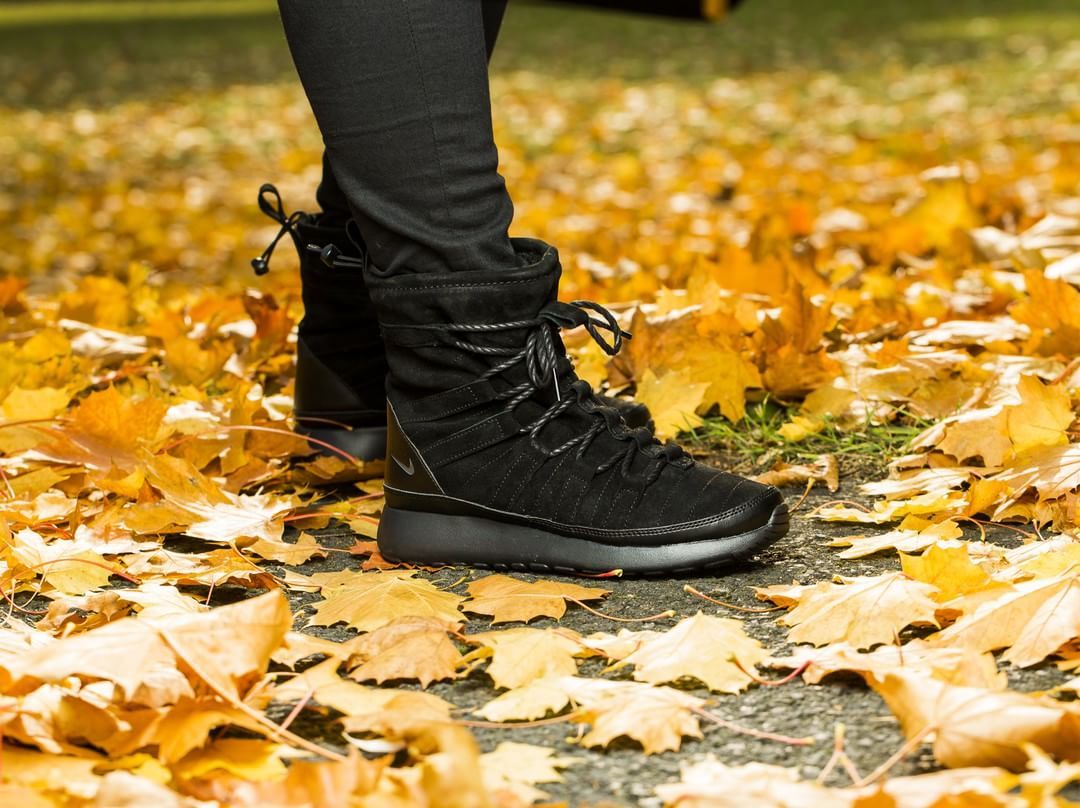 nike wmns roshe one hi suede