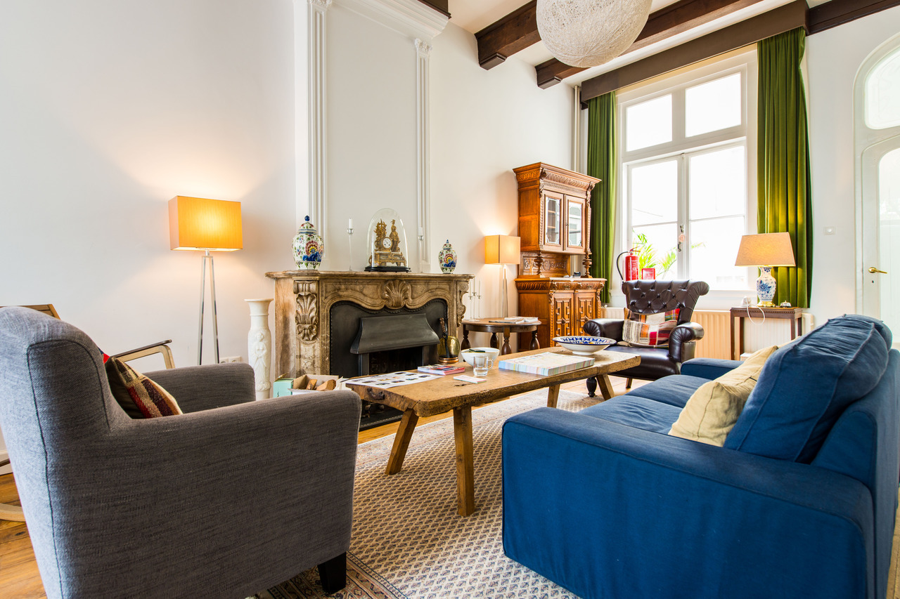 <p>Amsterdam Bnb refurbished and furnished.</p>