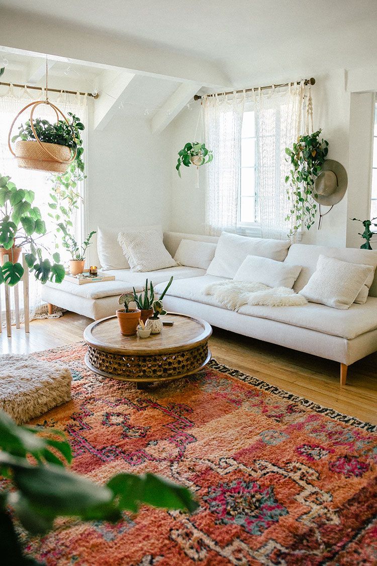 Small Space Squad Home Tour: Inside the Dreamy Bohemian Paradise of Sara Toufali, aka Black & Blooms. @saratoufali #smallspaces #tinyhouse #livesmall #smallspacesquad #hometour #housetour #minimalist #minimalism #boho #bohemian #bohostyle Small Space Squad Home Tour: Inside the Dreamy Bohemian Paradise of Sara Toufali, aka Black & Blooms. @saratoufali #smallspaces #tinyhouse #livesmall #smallspacesquad #hometour #housetour #minimalist #minimalism #boho #bohemian #bohostyle