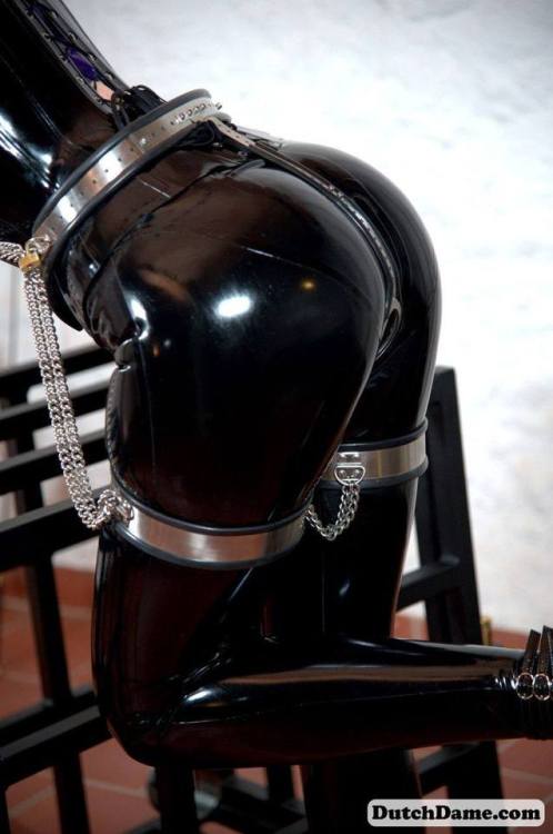 Dame Jung Latex Bdsm