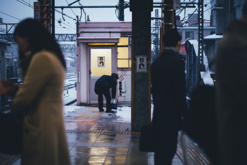 takashiyasui:Snow day in Tokyo