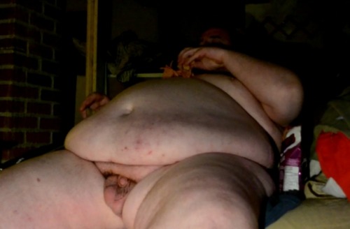 lardfill:Grazing FattyFrom a new video on - ...