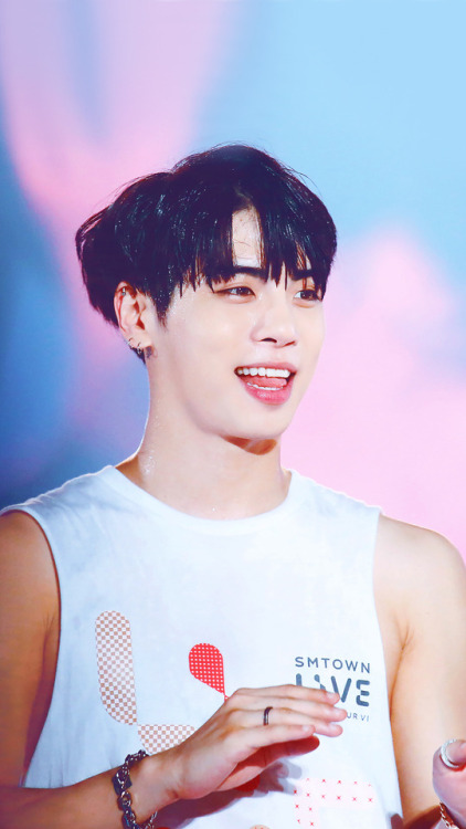 artjunmyeonedits:kim jonghyun lockscreen/wallpaper—...