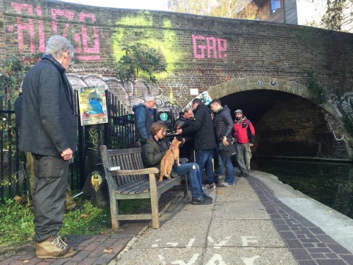 dreamingofluketreadaway:“Bob enjoying the attention on set!!!”...