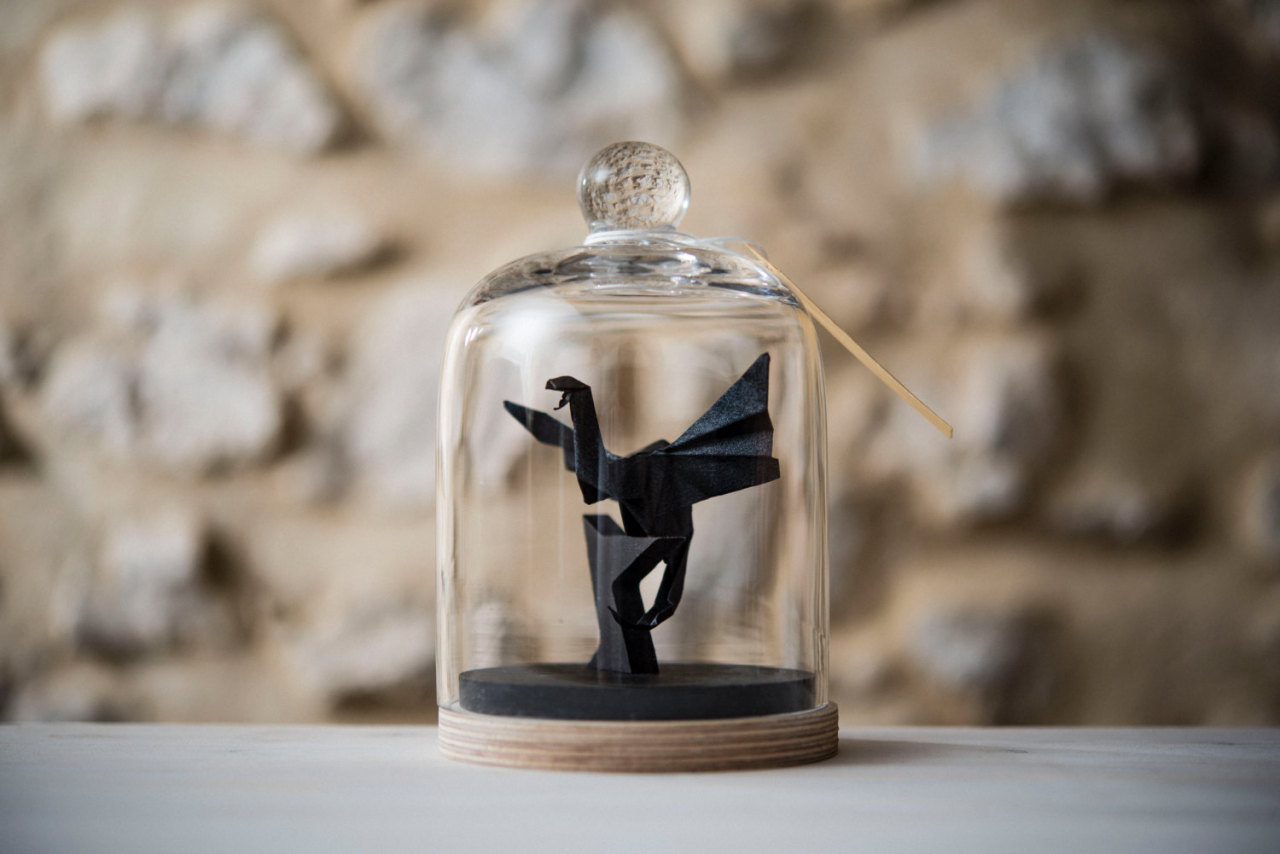 Elegant Origami Sculptures by Floriane Touitou Parisian boutique FlorigamiShop features stunning and elegant animal origami sculptures by artist Floriane Touitou. Since 2014, Touitou has been...