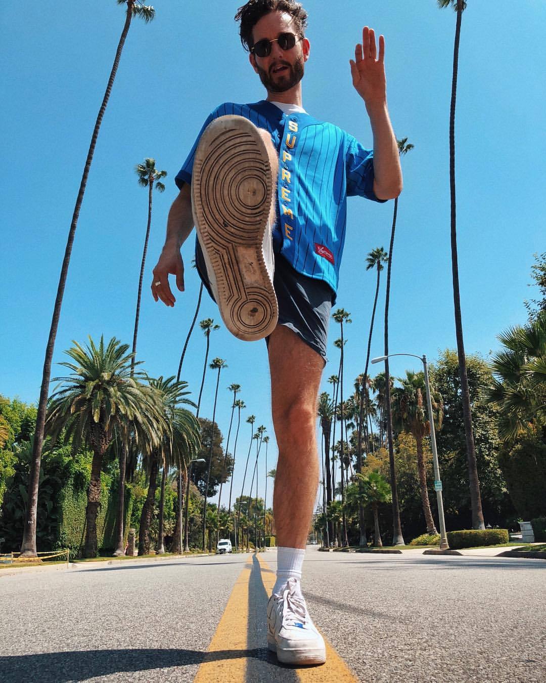 All you people can’t you see can’t you see 📷 @jyrgn (at Beverly Hills, California) https://www.instagram.com/p/BnRTczdD_KX/?utm_source=ig_tumblr_share&igshid=g85mox6ns14z