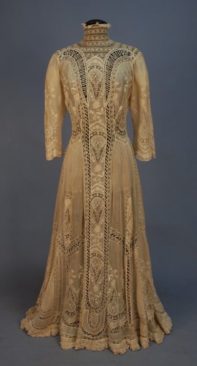 fashion history historical costume gown tea gown 1900s 20th century lace
