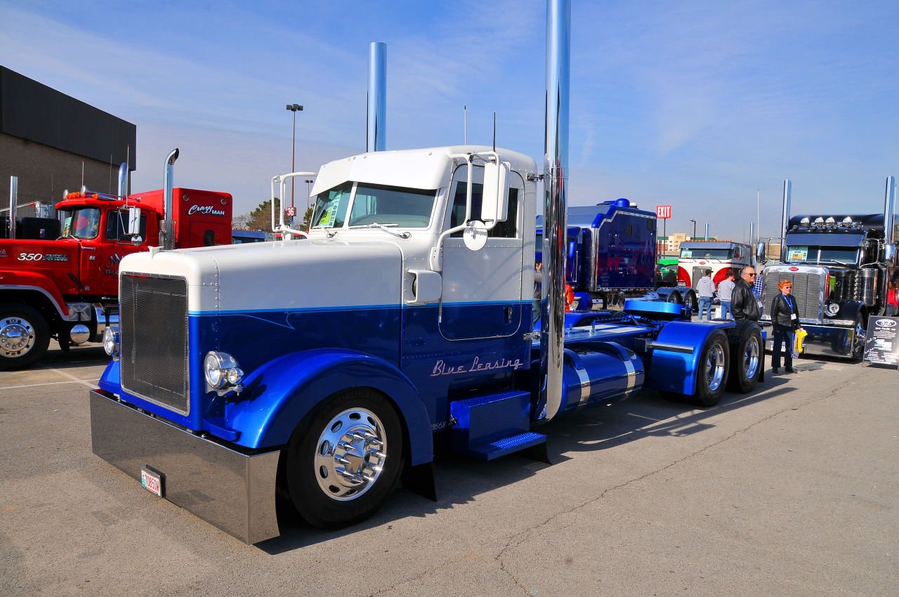 Semitrckn — Kenworth custom W900L