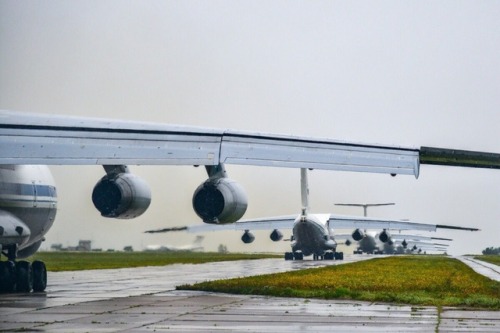 bmashine:The queue to take off. Airfield “White”, Irkutsk...