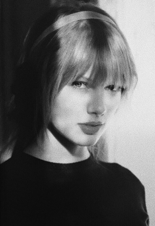 taylor swift black and white on Tumblr