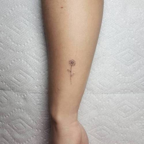 The Daisy Tattoo Meaning With Elegant Artwork  TattoosWin