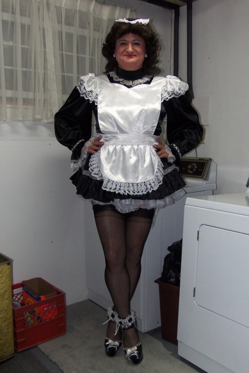 maidteri:Laundry MaidLove the outfit x