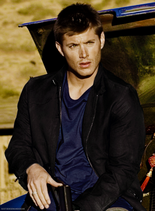 justjensenanddean:Jensen Ackles | SPN, S1 Photoshoot [full...