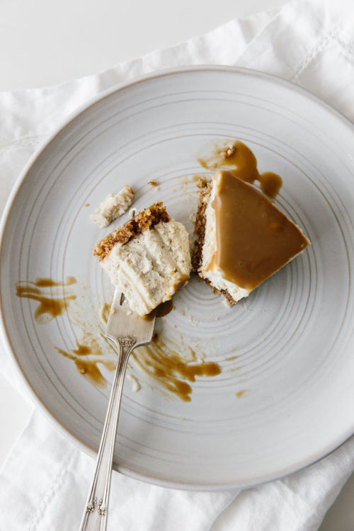 foodfuck:vegan caramel cheesecake