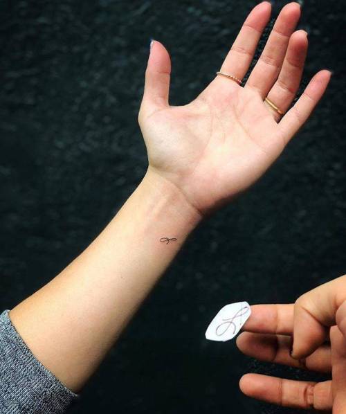 51 Finger Tattoos: The Perfect Accessory for Your Hands