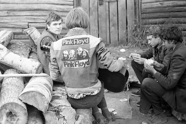 Youngsters in the town of Bobrov, Voronezh region (1976)