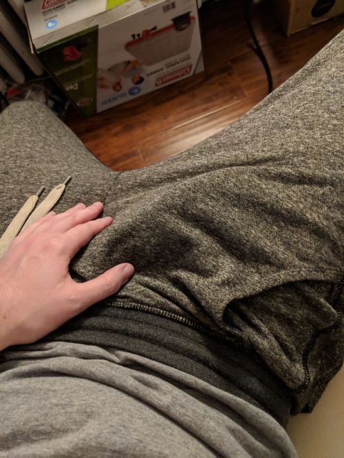 Am I doing gray sweatpants right?