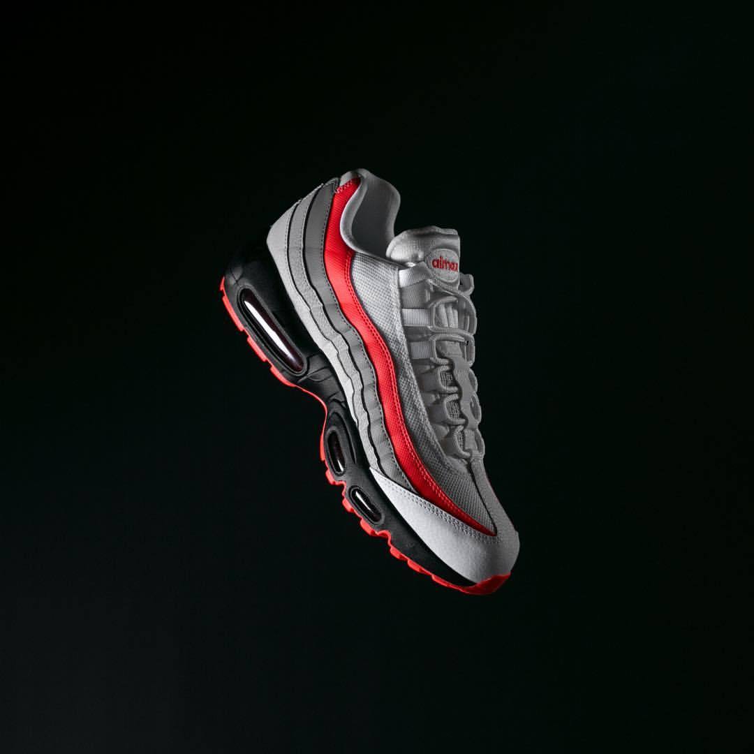 Nike Air Max 95 Essential https: Nike Air Max 95 Essential https: