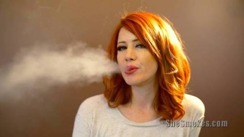 kccouple4bigf:Ya gotta love a smokin redhead 