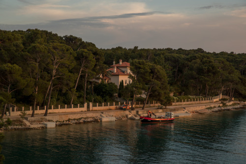 samhorine:losinj // first light - catching sunrise at the...