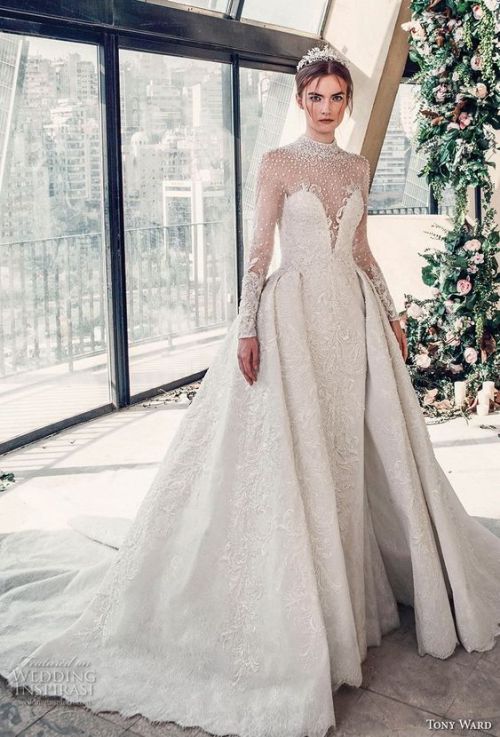 See more gowns from this collection at Weddinginspirasi.com...