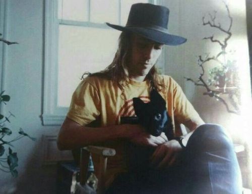 swampsong:Old pic of Maynard