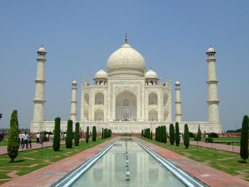 sub-25:The Taj Mahal is a white Marble mausoleum located in...